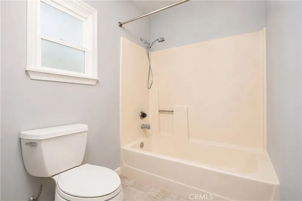 10755 E Avenue R10 Littlerock, CA 93543