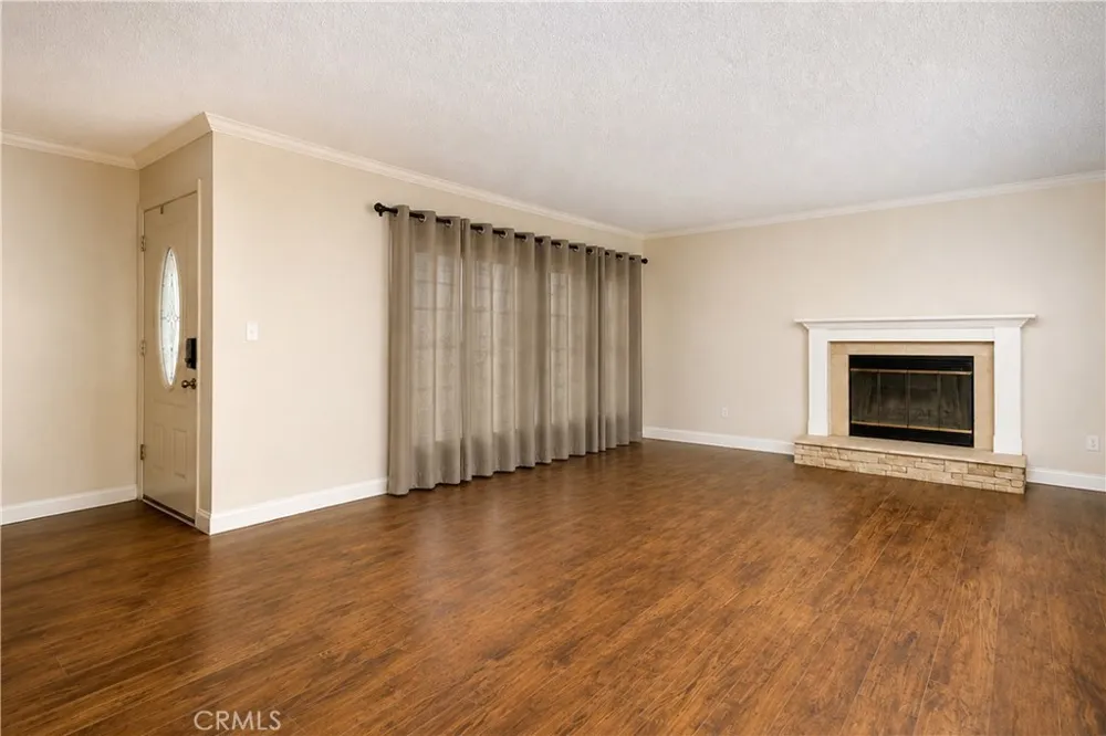 10755 E Avenue R10 Littlerock, CA 93543