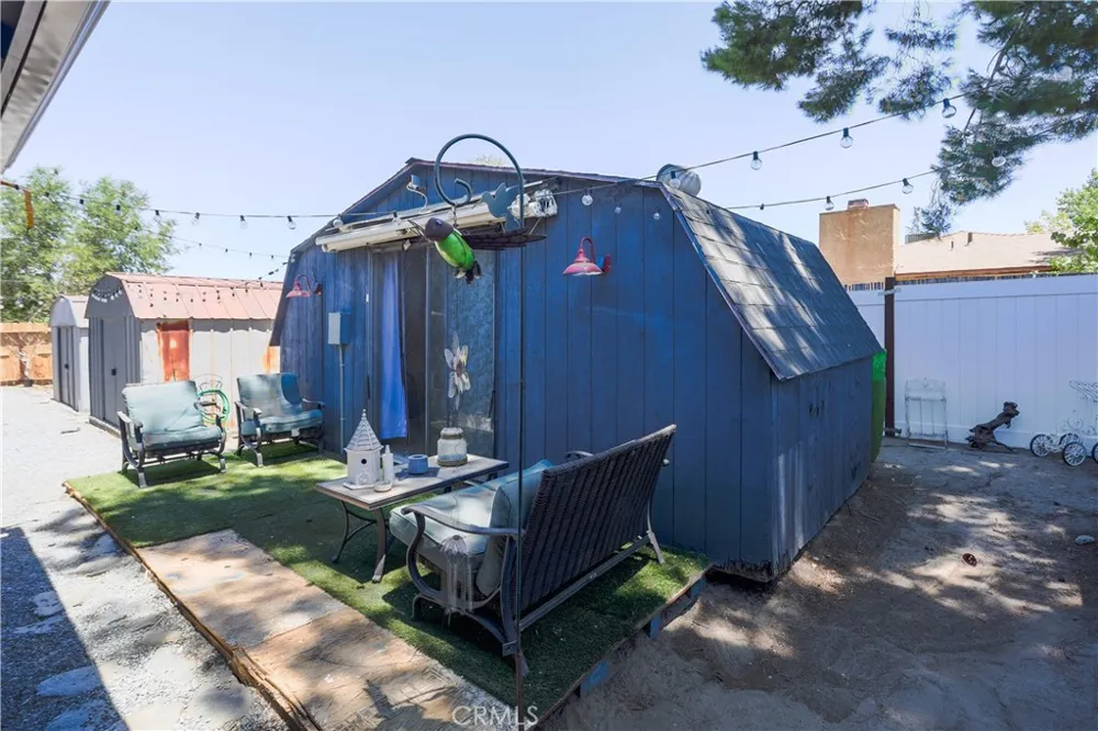 10755 E Avenue R10 Littlerock, CA 93543