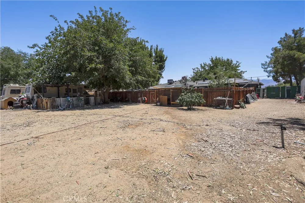10755 E Avenue R10 Littlerock, CA 93543