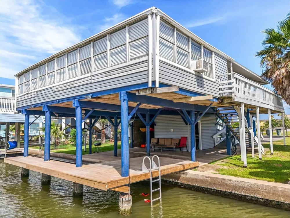 21806 Lampasas Drive Galveston, TX 77554
