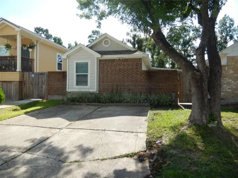 13831 Northlake Drive