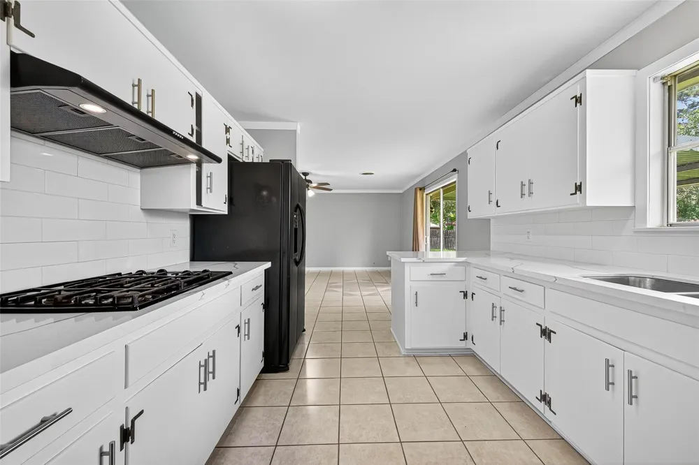 10318 Belfast Road La Porte, TX 77571