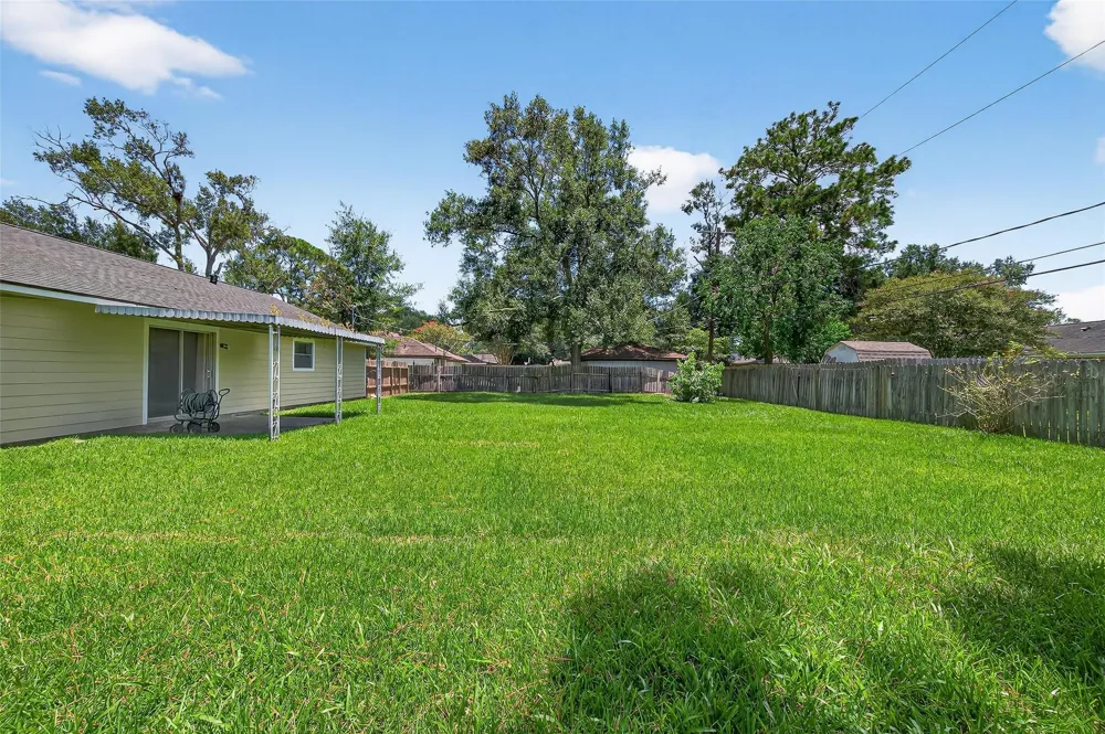 10318 Belfast Road La Porte, TX 77571
