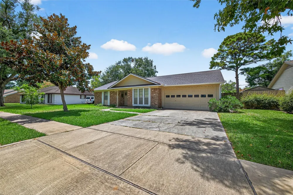 10318 Belfast Road La Porte, TX 77571