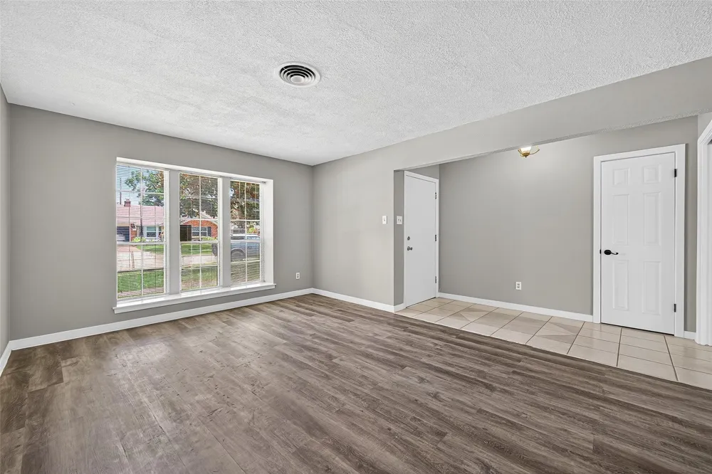 10318 Belfast Road La Porte, TX 77571