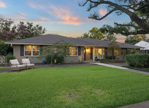 807 Clearwater Drive