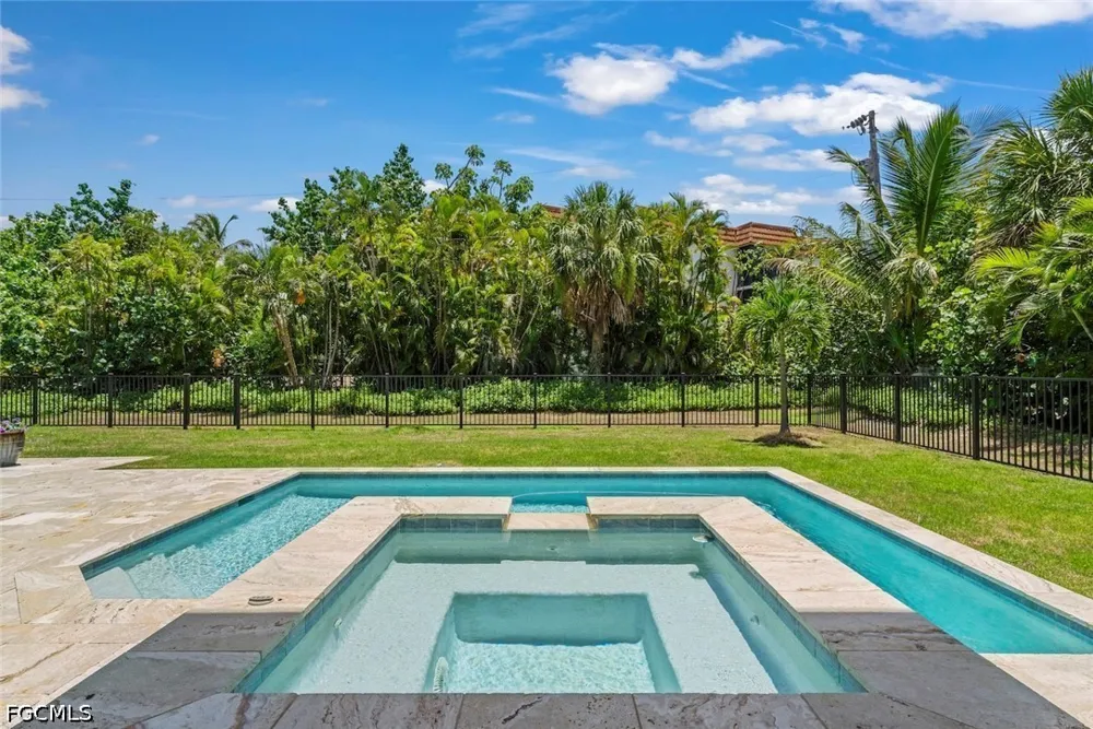 Seagrape Lane Sanibel, FL 33957