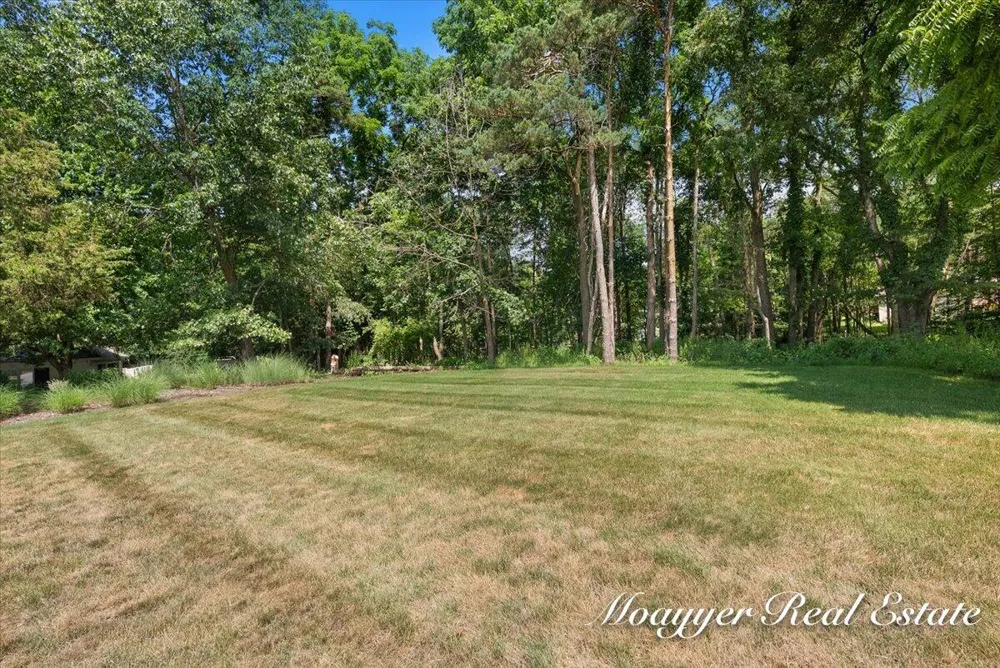 2549 Ashwood Court SE Ada, MI 49301
