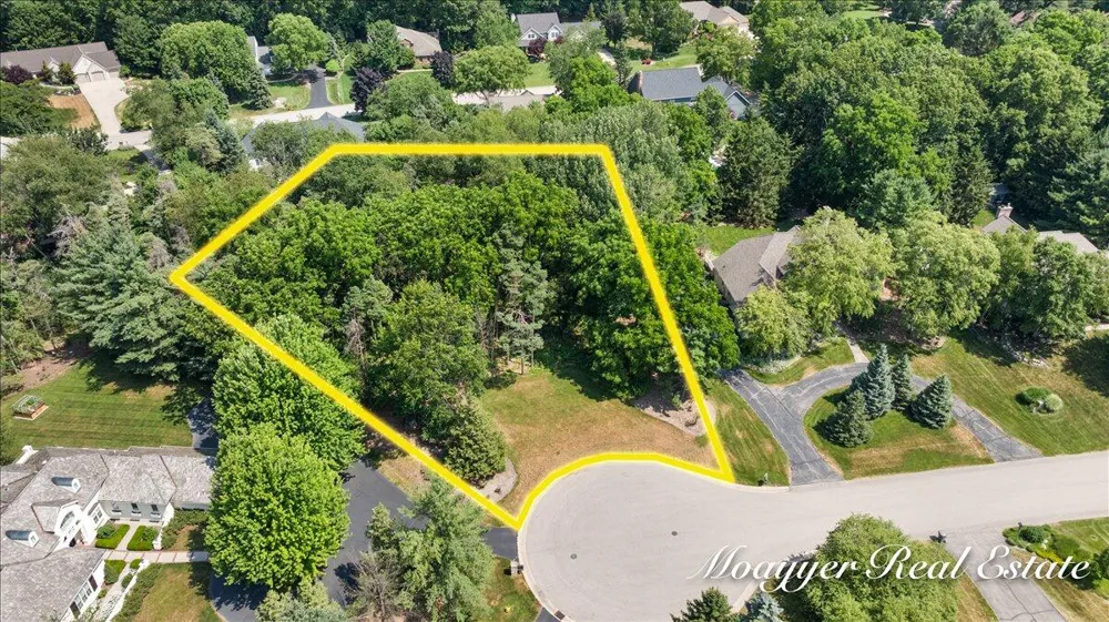 2549 Ashwood Court SE Ada, MI 49301