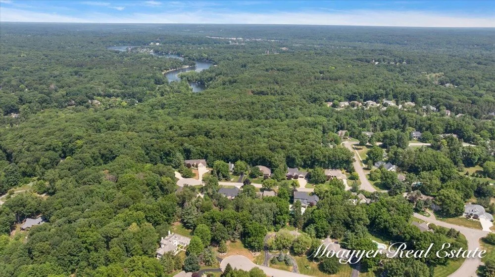 2549 Ashwood Court SE Ada, MI 49301