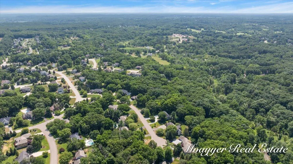 2549 Ashwood Court SE Ada, MI 49301