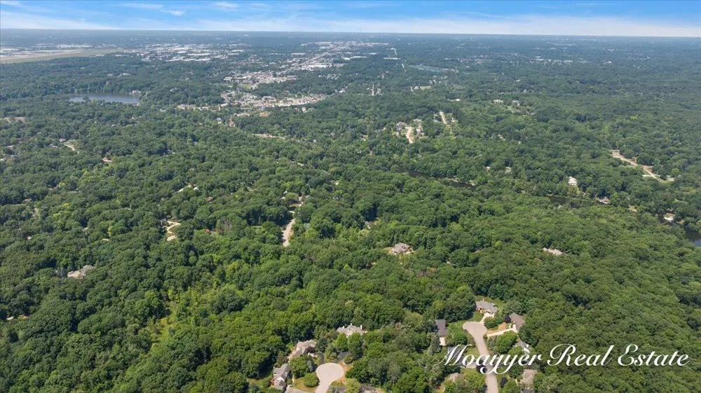 2549 Ashwood Court SE Ada, MI 49301