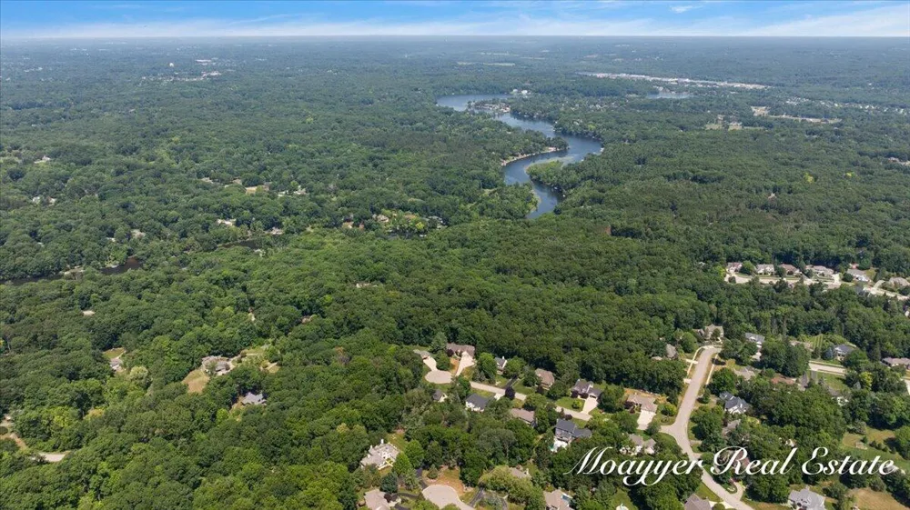 2549 Ashwood Court SE Ada, MI 49301