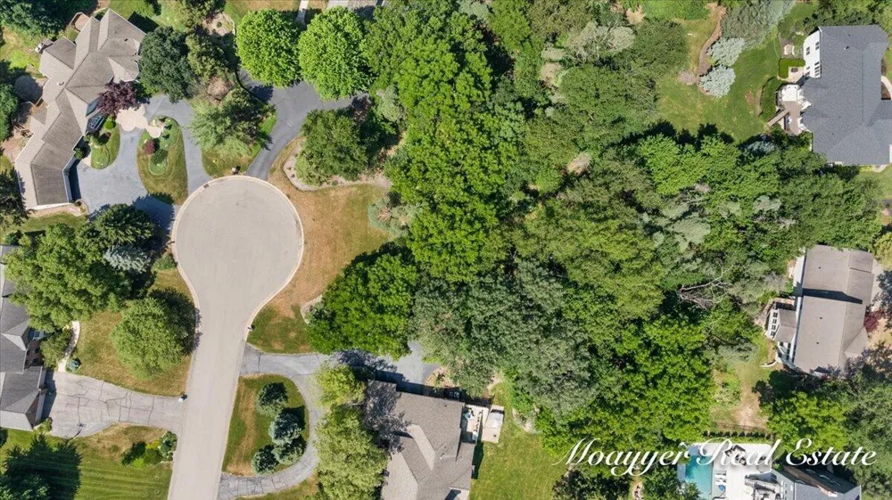 2549 Ashwood Court SE Ada, MI 49301