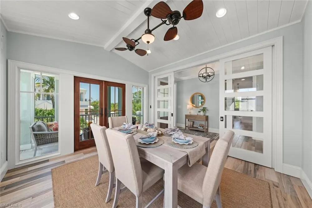 1114 Seagrape Lane Sanibel, FL 33957