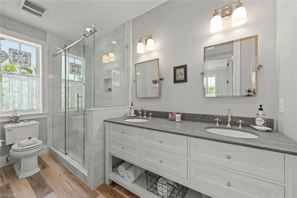 1114 Seagrape Lane Sanibel, FL 33957