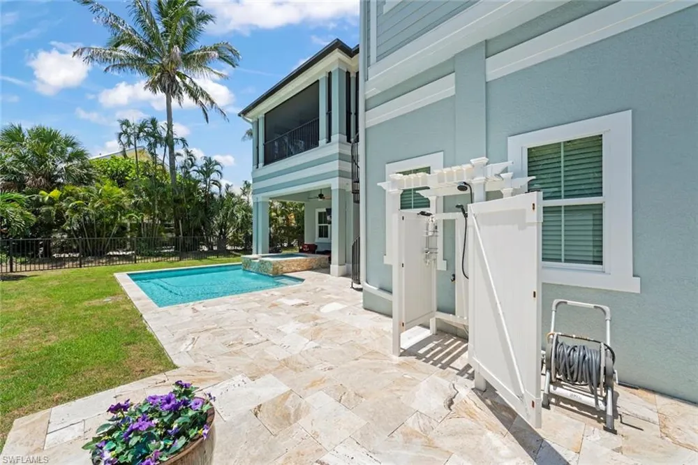 1114 Seagrape Lane Sanibel, FL 33957