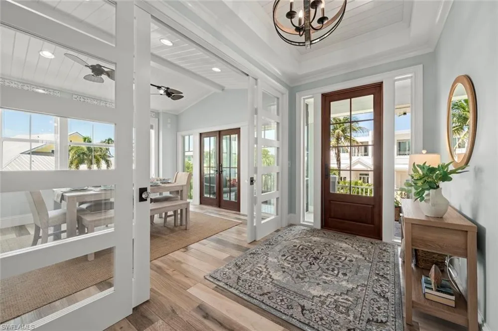 1114 Seagrape Lane Sanibel, FL 33957