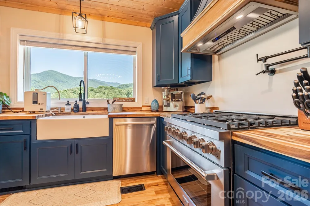 793 State Highway 197 South Burnsville, NC 28714