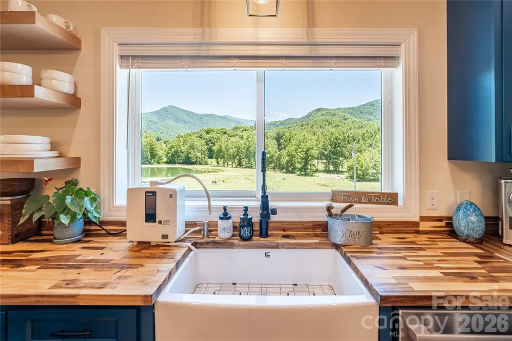 793 State Highway 197 South Burnsville, NC 28714