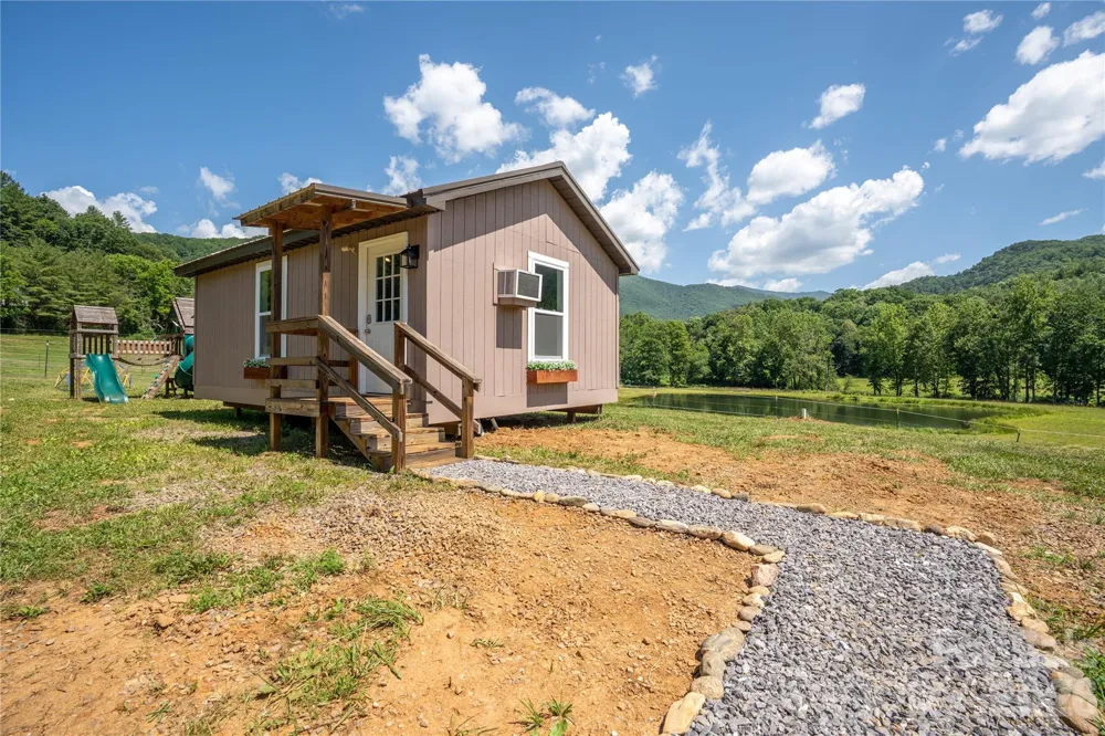 793 State Highway 197 South Burnsville, NC 28714