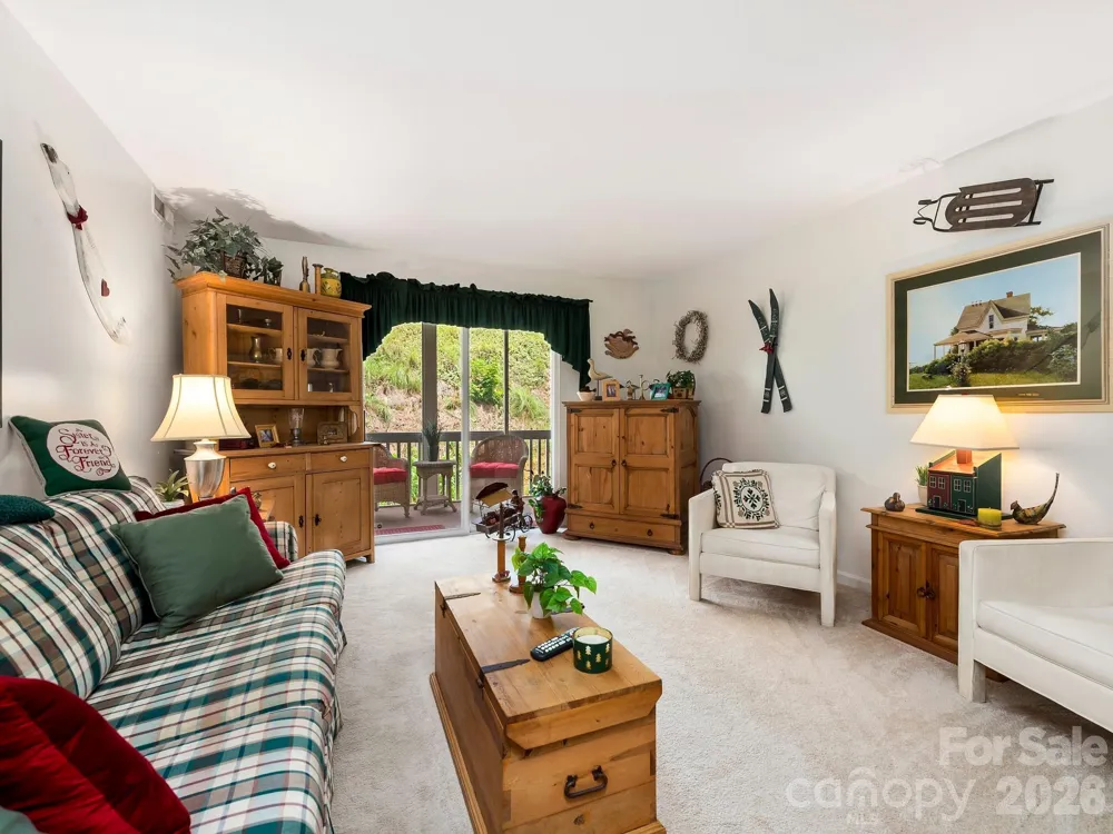 2903 Sagamore Lane Asheville, NC 28806