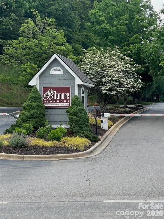 2903 Sagamore Lane Asheville, NC 28806