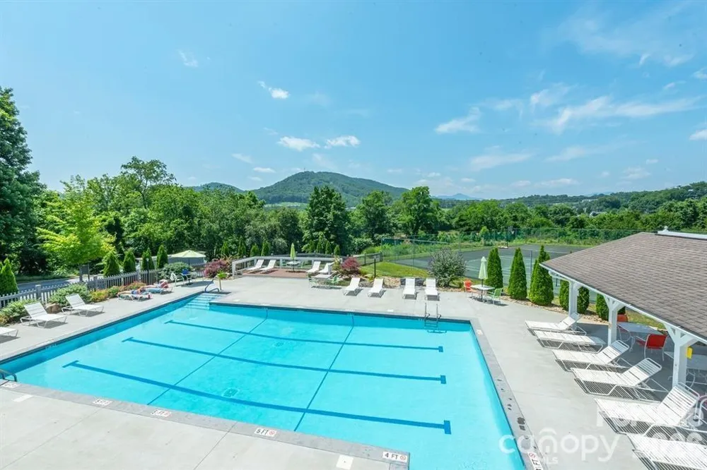 2903 Sagamore Lane Asheville, NC 28806