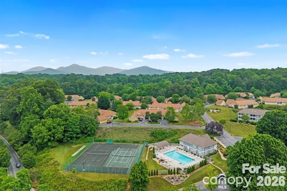 2903 Sagamore Lane Asheville, NC 28806