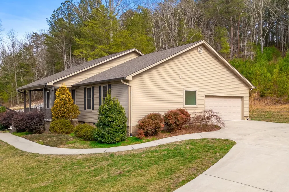 1533 Eads Bluff Road NW Georgetown, TN 37336