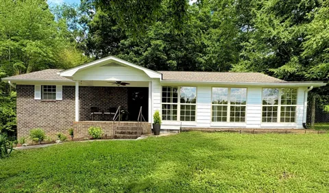 547 Van Davis Road NW
