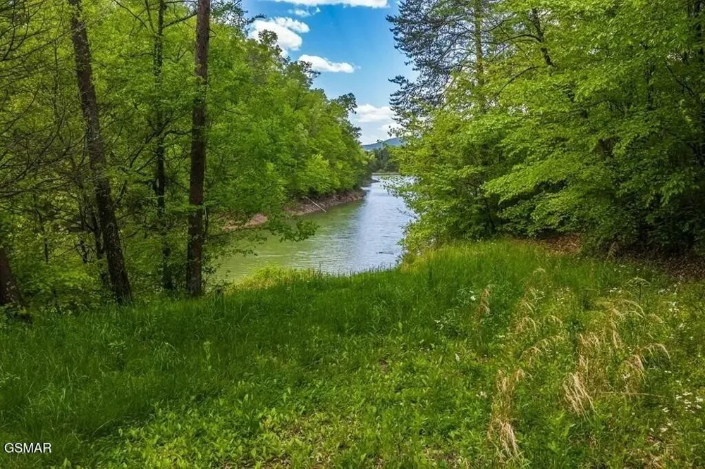 2 Caywood Road Dandridge, TN 37725