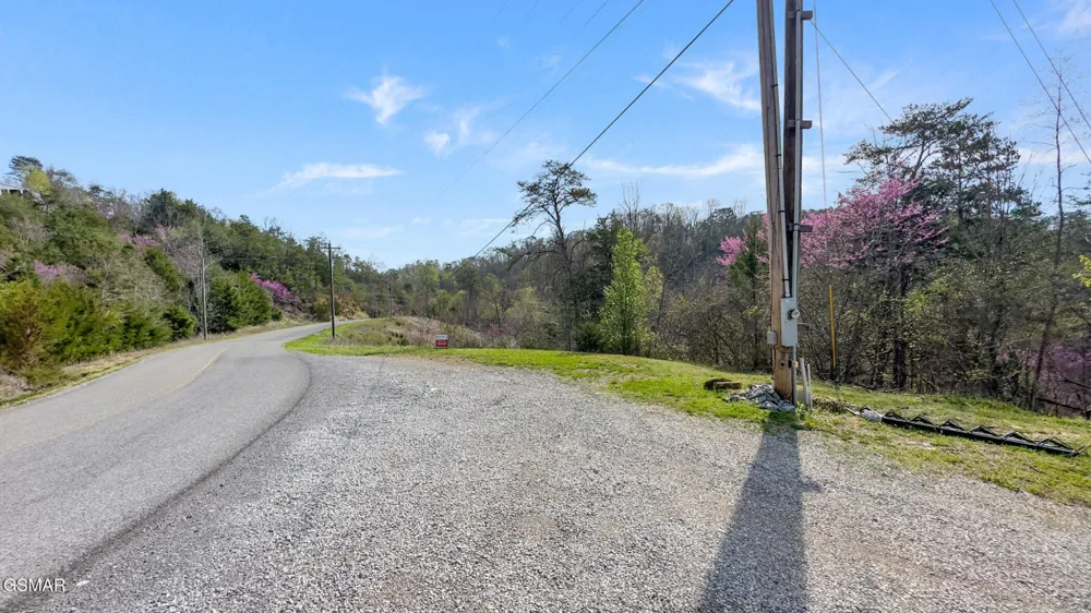 2 Caywood Road Dandridge, TN 37725