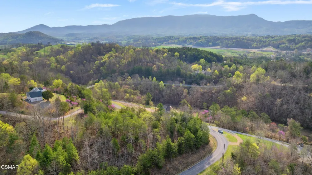 2 Caywood Road Dandridge, TN 37725