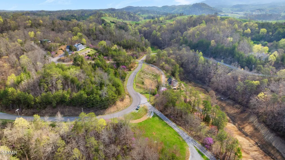 2 Caywood Road Dandridge, TN 37725