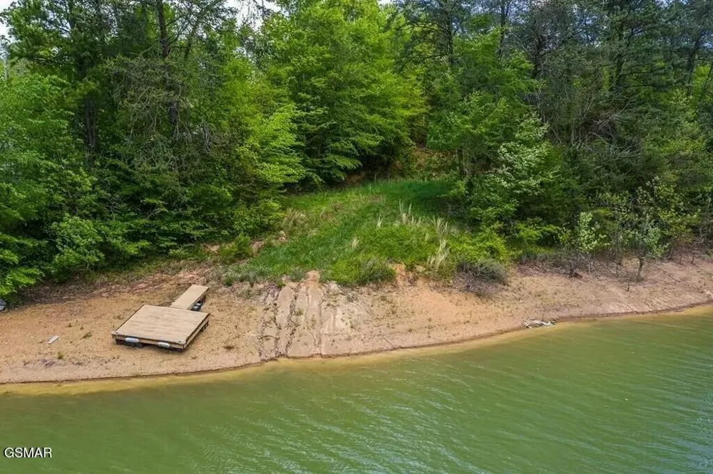2 Caywood Road Dandridge, TN 37725