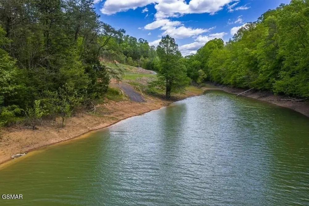 2 Caywood Road Dandridge, TN 37725