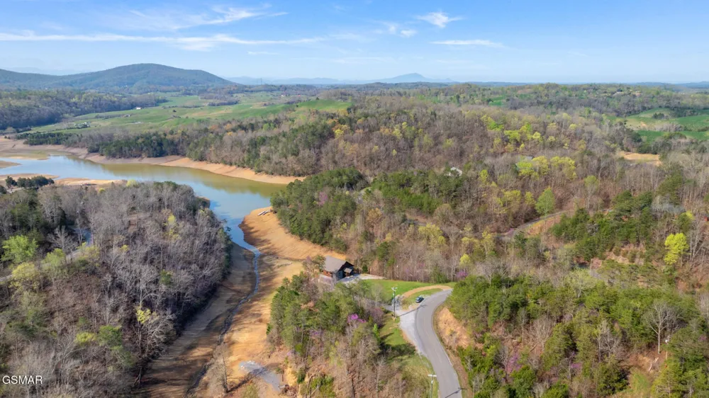2 Caywood Road Dandridge, TN 37725