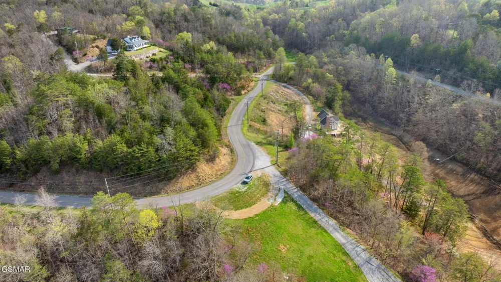 2 Caywood Road Dandridge, TN 37725