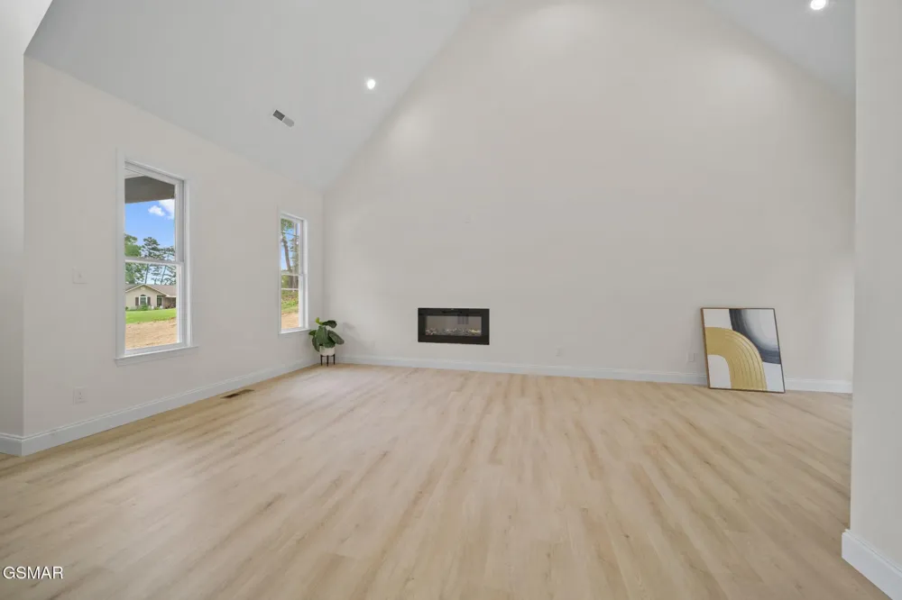 340 Battlefield Drive Dandridge, TN 37725