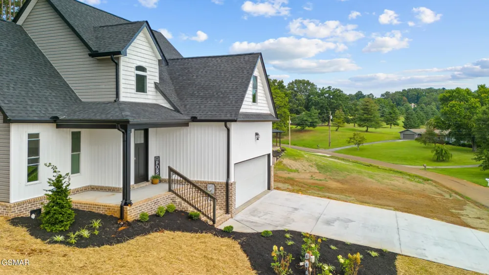 340 Battlefield Drive Dandridge, TN 37725