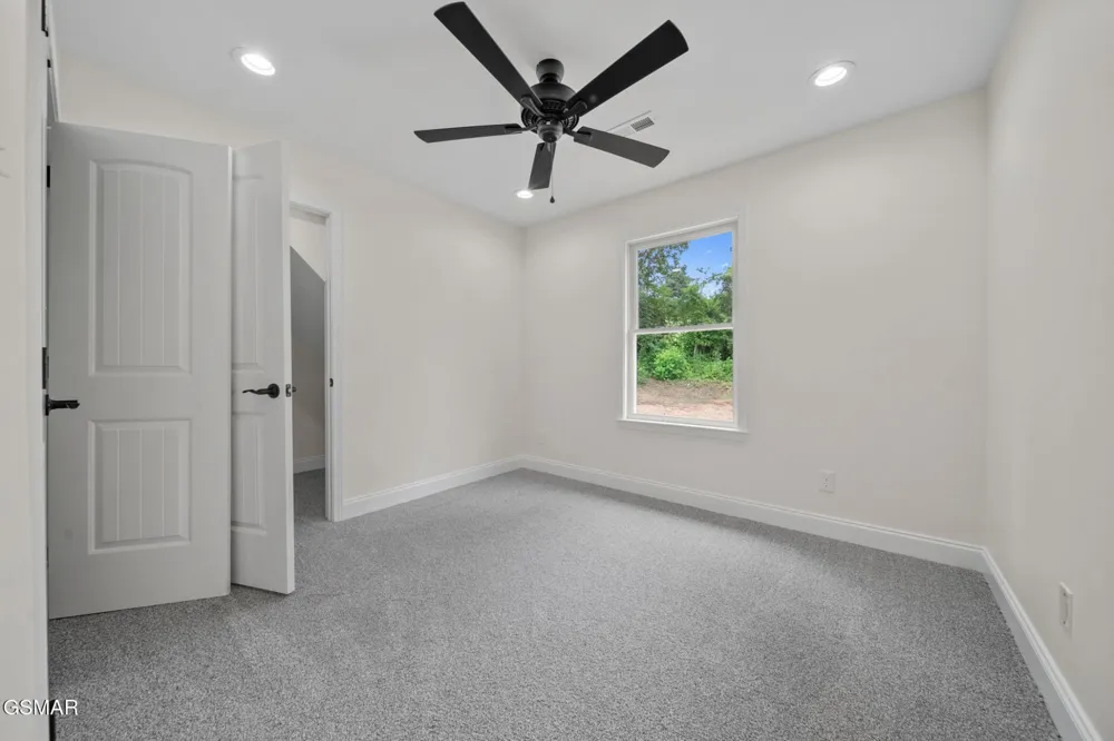 340 Battlefield Drive Dandridge, TN 37725