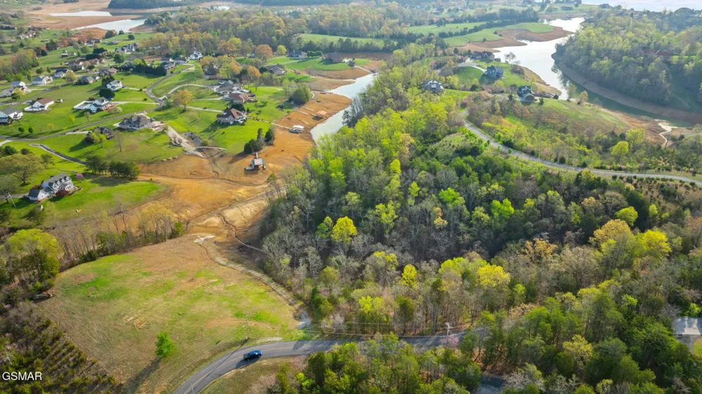 12 Ferry Hill Road Dandridge, TN 37725