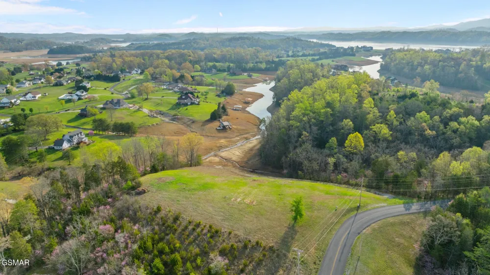 12 Ferry Hill Road Dandridge, TN 37725