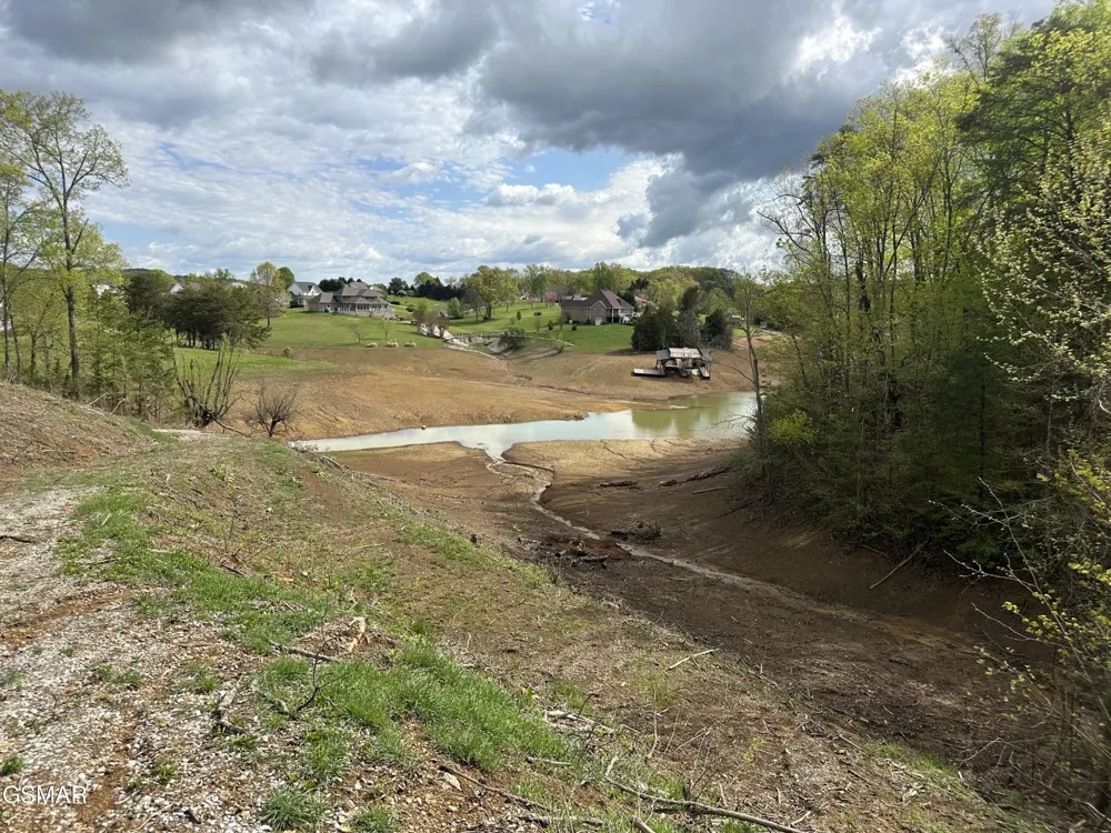 12 Ferry Hill Road Dandridge, TN 37725