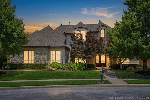 5917 E 106th Place