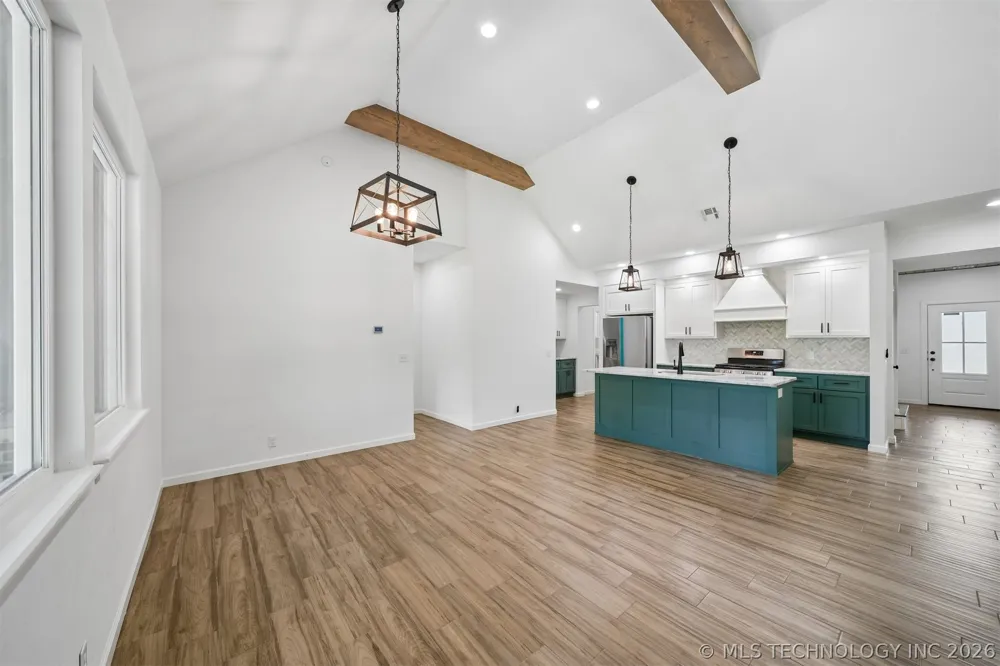 18983 Round Mountain Road Catoosa, OK 74015