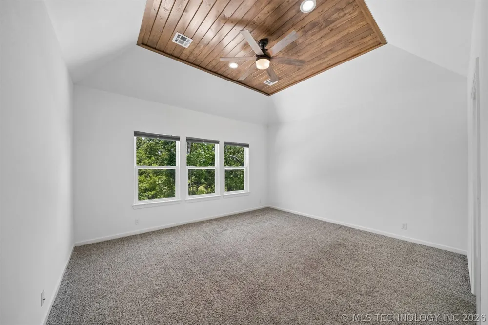 18983 Round Mountain Road Catoosa, OK 74015