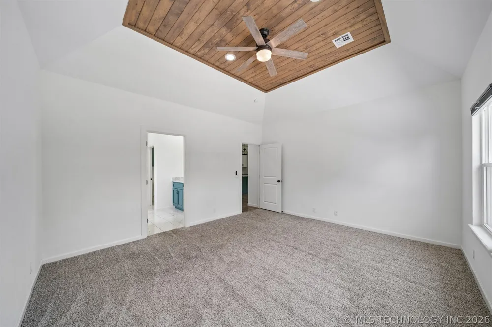 18983 Round Mountain Road Catoosa, OK 74015